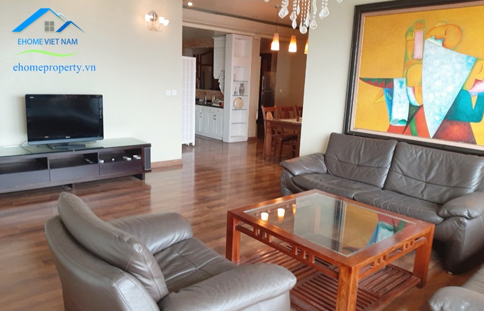 Ciputra 3 bedroom apartment in E5 Buiding for rent