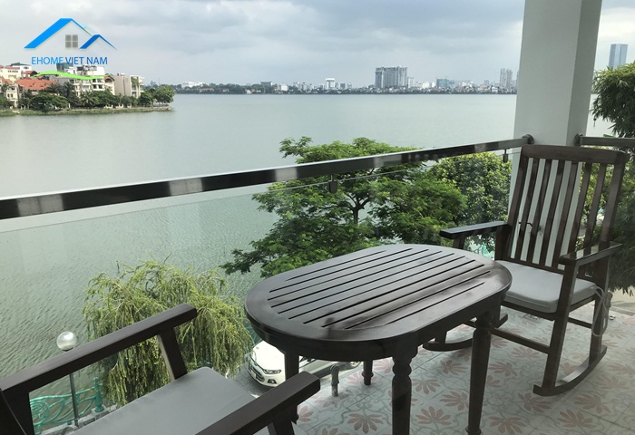 Lake front 2 bedroom serviced apartment in Quang An, Tay Ho District