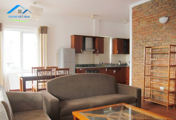 2 bedrooms apartment in Tay Ho street, good services