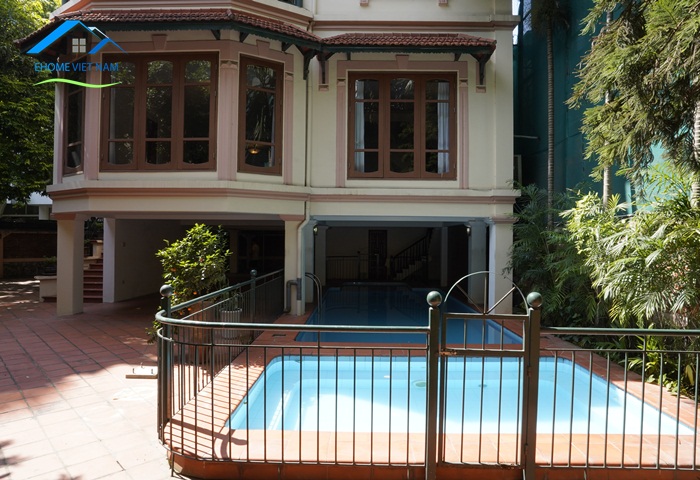 Spacious villa with garden, swimming pool to rent in Hanoi Tay Ho district